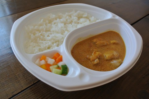 カレー弁当始めました