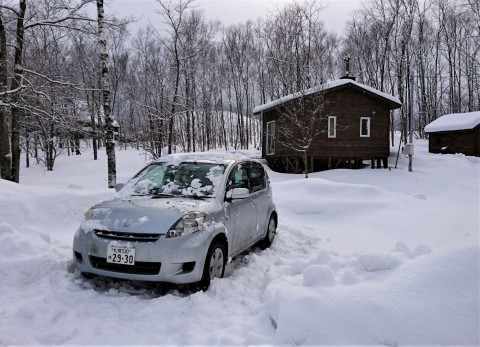 一カ月ぶりの十勝ヒュッテ 雪は多くない