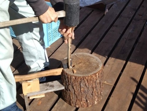 薪ストーブ用の焚付の作り方