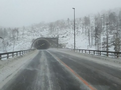 クリスマス後の日勝峠越え 雪少なし